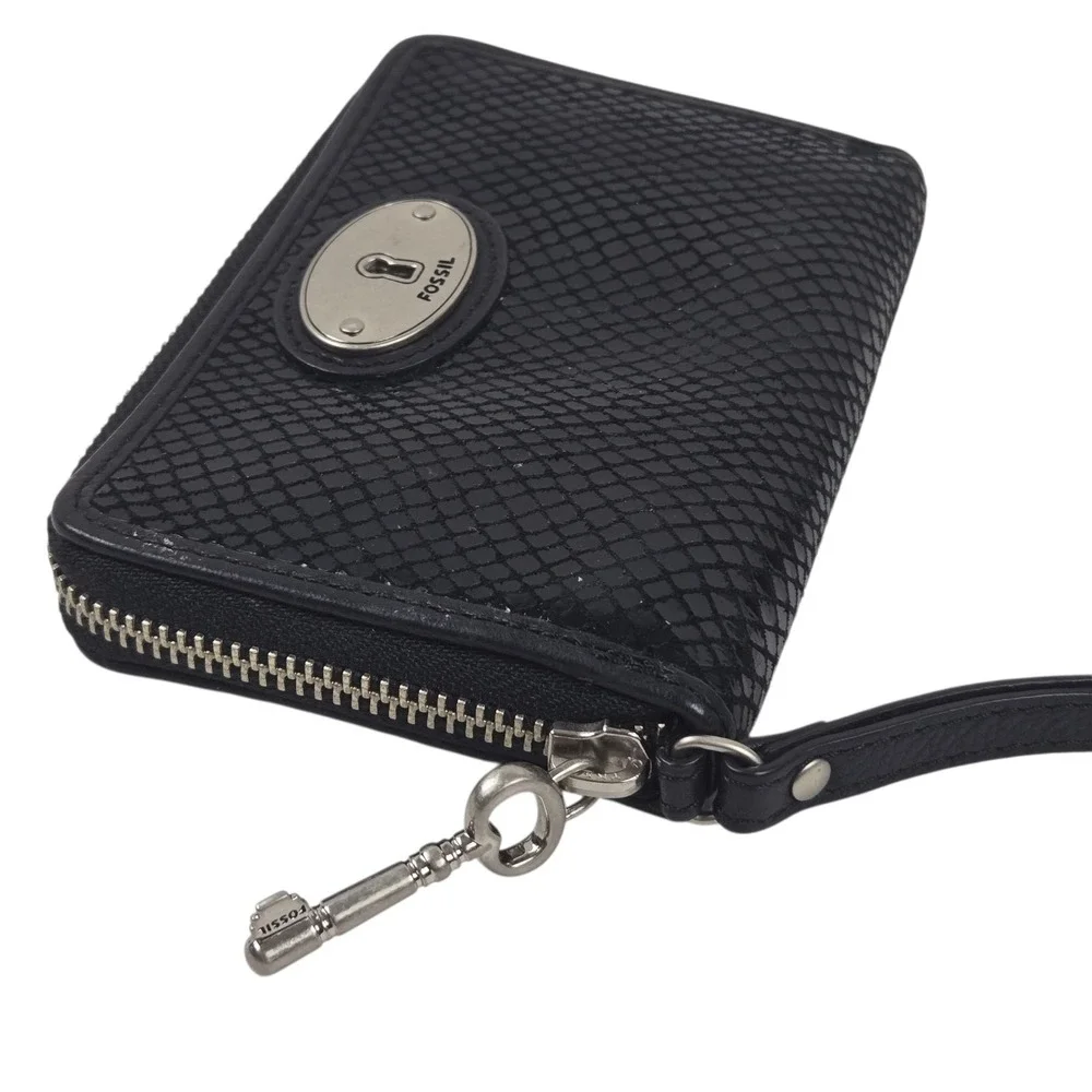 Vtg Fossil Black Zip Around Black Leather Wristlet Wallet Key Charm Snake Print